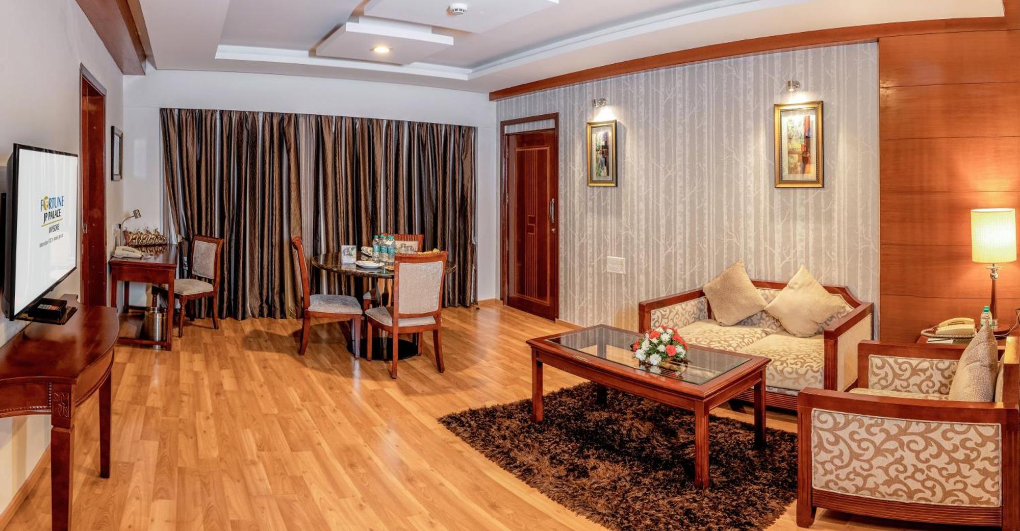 Fortune Jp Palace, Mysore - Member Itc Hotels' Group Esterno foto Suite room at the hotel