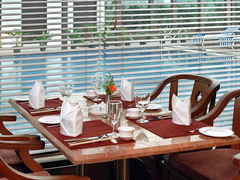Fortune Jp Palace, Mysore - Member Itc Hotels' Group Esterno foto The Poolside Restaurant